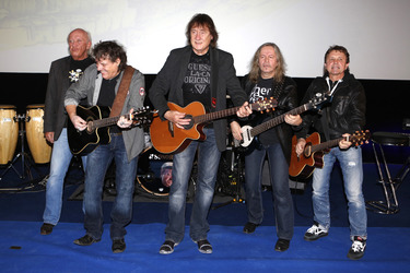 Peter 'Eingehaengt' Meyer, Dieter 'Quaster' Hertrampf, Dieter 'Maschine' Birr, Peter 'Bimbo' Rasym, Klaus Scharfschwerdt (Puhdys)