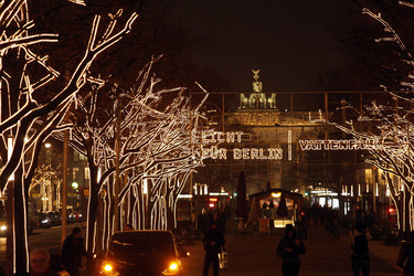Weihnachtsbeleuchtung vor dem Brandenburger Tor