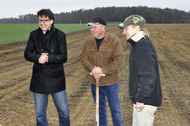 Stefan Birkner mit Jochen und Astrid Helmke