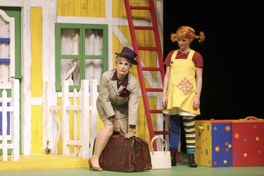 Sandra Keck, Julia Hell