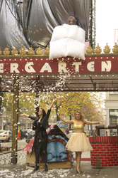 Julia Schwebke als Frau Holle, Verena Jakupov als Pechmarie, Yvonne Greitzke als Goldmarie