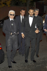 Karl Lagerfeld mit Gästen