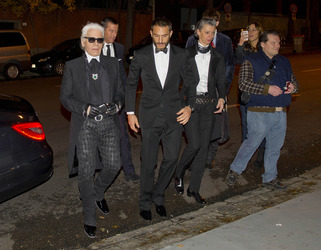 Karl Lagerfeld mit Gästen