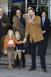 Prinz Felipe mit Prinzessin Letizia und ihren Kindern Prinzessin Leonor und Prinzessin Sofia
