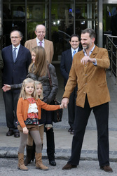 Prinz Felipe mit Prinzessin Letizia und ihren Kindern Prinzessin Leonor und Prinzessin Sofia