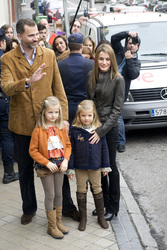 Prinz Felipe mit Prinzessin Letizia und ihren Kindern Prinzessin Leonor und Prinzessin Sofia