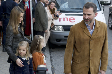 Prinz Felipe mit Prinzessin Letizia und ihren Kindern Prinzessin Leonor und Prinzessin Sofia