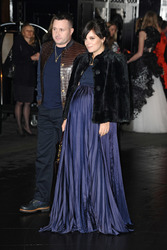 Lily Allen mit Begleitung