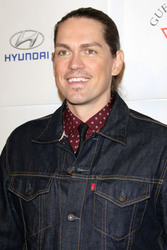 Steve Howey