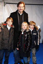 Thomas Heinze mit Begleitung