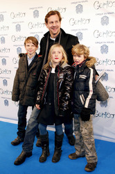 Thomas Heinze mit Begleitung