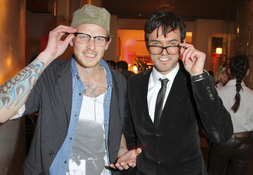 Oliver Rath , Tobey Wilson