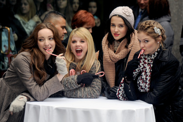 Emma Dumont, Bailey Buntain, Julia Goldani Telles, Kaitlyn Jenkins