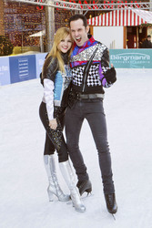 Isabel Volk, Forrest Ryan McKinnon