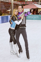 Isabel Volk, Forrest Ryan McKinnon