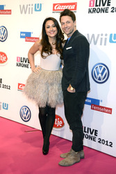 Nina Moghaddam mit Begleitung