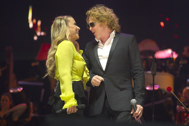 Anastacia, Mick Hucknall