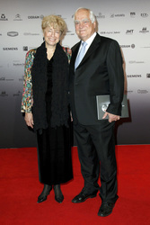 Gesine Schwan mit Begleitung