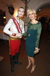 Eva Habermann mit Bodypaint-Model