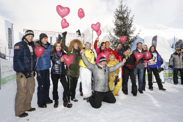 Till Demtröder mit seinen Gästen Magdalena Brzeska, Bernhard Bettermann, Maxi Arland, Bettina Cramer, Caroline Beil, Patrick Lindner, Eva Habermann, Regina Halmich, Nova Meierhenrich und anderen