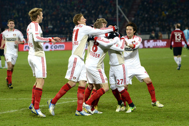 Leverkusen Spieler nach dem 1:0 durch Gonzalo Castro