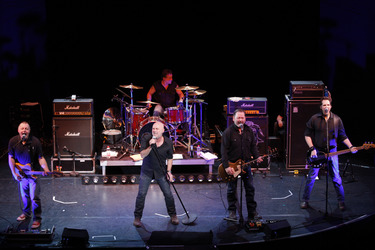 Bubi Hönig, Kai 'Havaii' Schlasse, Rolf Möller, Stefan 'Kleinkrieg' Klein, Lars 'Larson' Hartmann (Extrabreit)