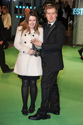 Ein Paar verlobt sich auf dem Grünen Teppich