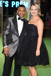 J.B. Gill (JLS) mit Begleitung