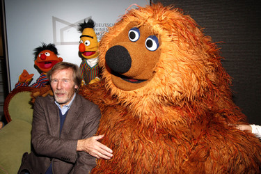 Horst Janson mit Ernie und Bert und Samson