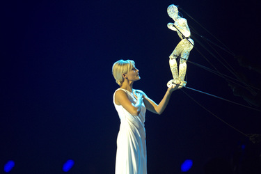 Helene Fischer mit Dundu Figur