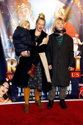 Theresa Hübchen mit Kindern