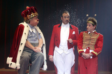 Bernhard Paul als Zippo, Patrick Philadelphia, Jan van Dyke