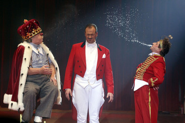 Bernhard Paul als Zippo, Patrick Philadelphia, Jan van Dyke