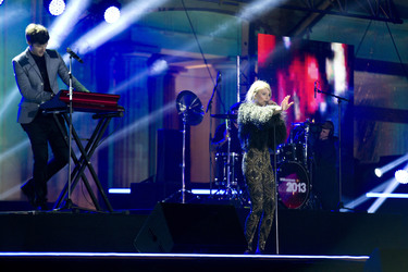 Daniel Grunenberg, Carolin Niemczyk (Glasperlenspiel)