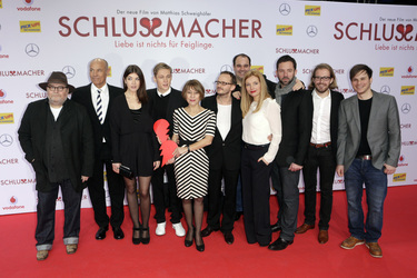 Matthias Schweighöfer mit seinem 'Schlussmacher'-Cast