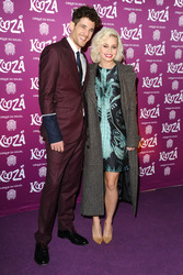 Kimberley Wyatt mit Begleitung