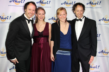 Gerrit und Frederik Braun mir Partnern