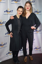 Liv Lisa Fries, Lola Klamroth