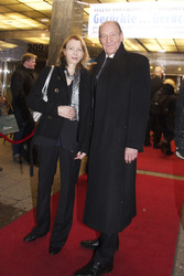 Michael Mendl mit Begleitung