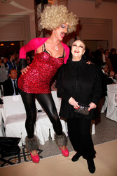 Gloria Viagra, Barbara Schöne