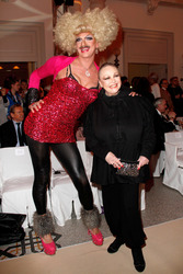 Gloria Viagra, Barbara Schöne