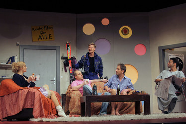 Nina Bott und der Cast