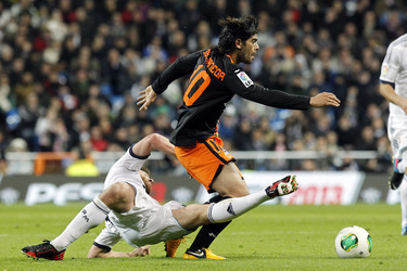 Xabi Alonso, Éver Banega