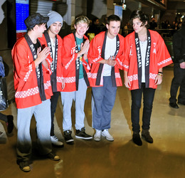 Louis Tomlinson, Zayn Malik, Niall Horan, Liam Payne, Harry Styles (One Direction)