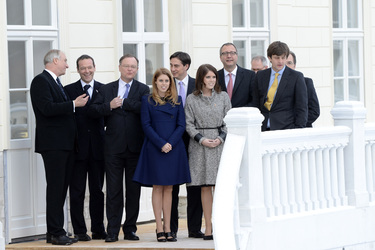 Stephan Weil, Beatrice Mountbatten-Windsor, David McAllister, Eugenie Mountbatten-Windsor und Gäste