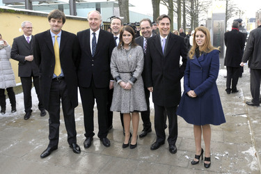 Eugenie Mountbatten-Windsor, David McAllister, Beatrice Mountbatten-Windsor