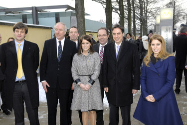 Eugenie Mountbatten-Windsor, David McAllister, Beatrice Mountbatten-Windsor