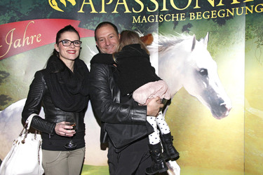 Björn Casapietra mit Ehefrau Anne Sophie und Tochter Stella Cheyenne