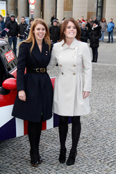 Beatrice Mountbatten-Windsor, Eugenie Mountbatten-Windsor