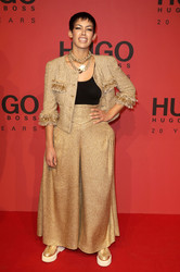 Alina Süggeler (Frida Gold)